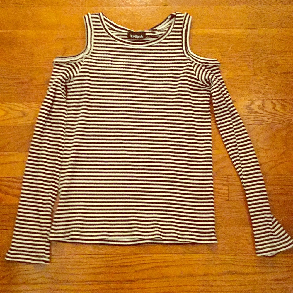 Black striped long sleeve cold shoulder shirt.